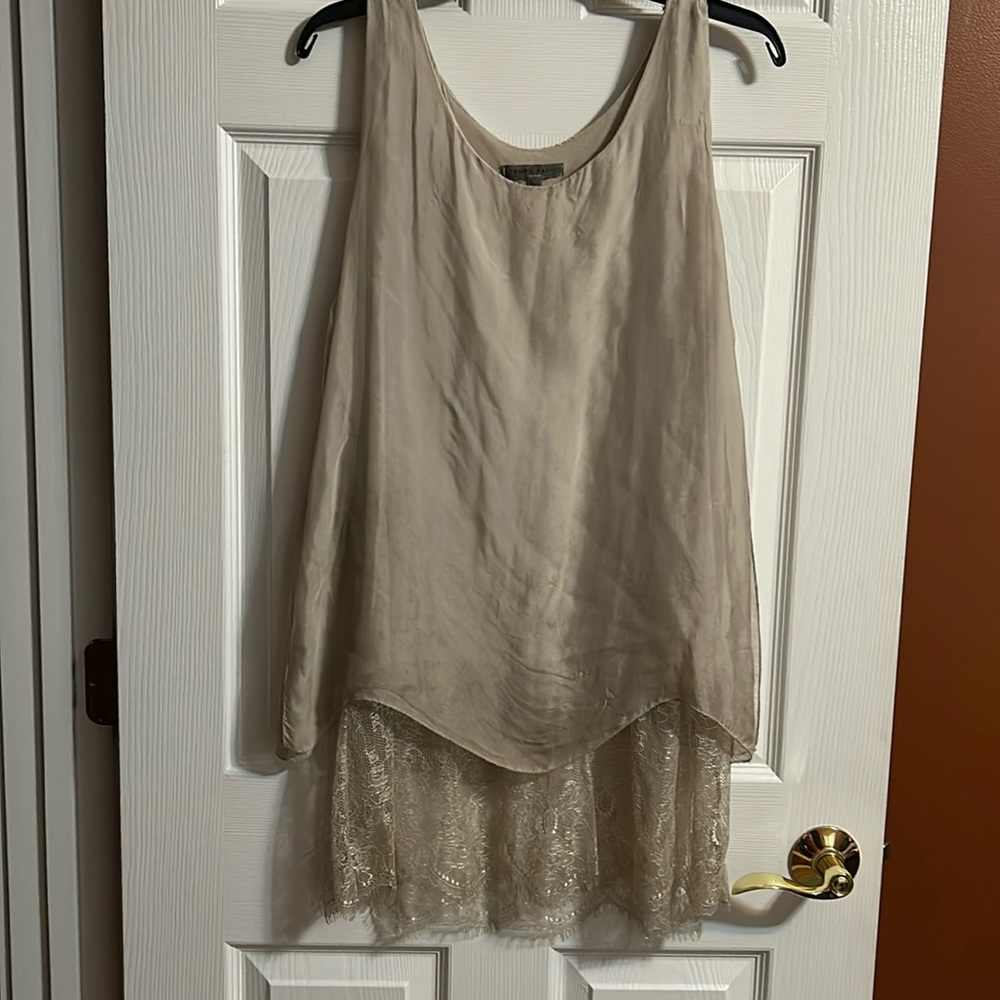 Tempo Paris.  Size Large.  Taupe.